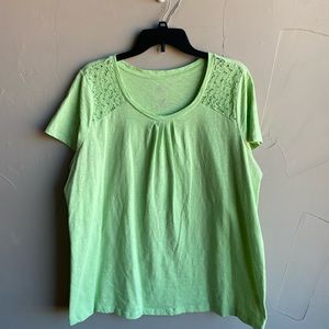 ST JOHN’S BAY Lime Green Tee Shirt with lace on Shoulder Size 2X Tag-less